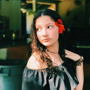 Meet your Posher, Holly